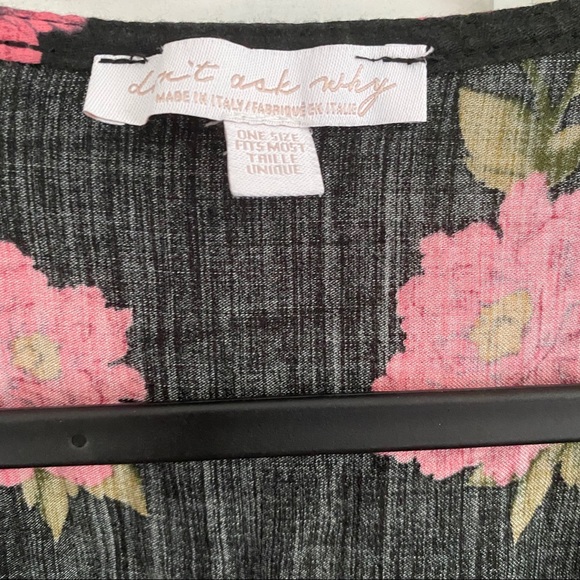 Tied front bell sleeve top - Picture 4 of 4